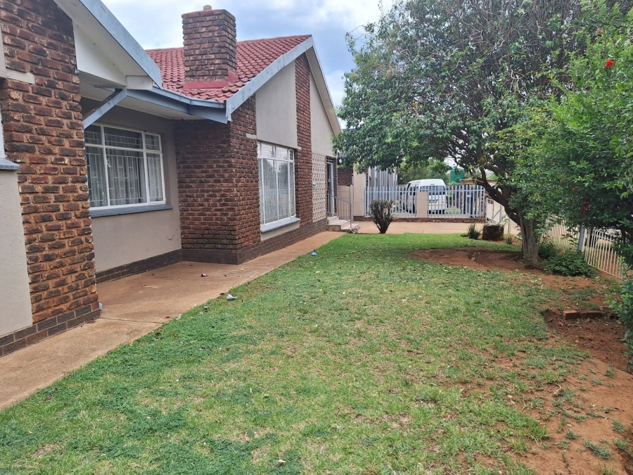 5 Bedroom Property for Sale in Mohadin North West